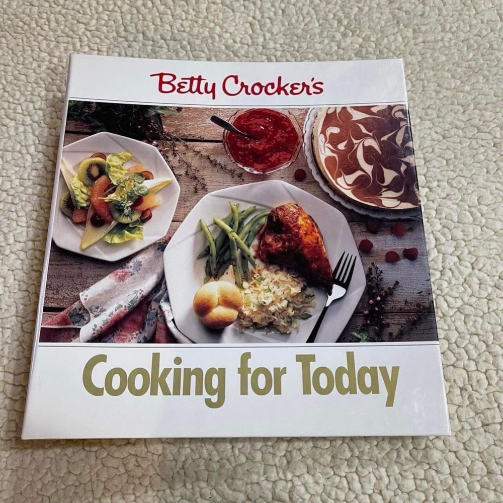Betty Crocker's Cooking for Today Cookbook Book Binder w/ Recipe Page Inserts Co